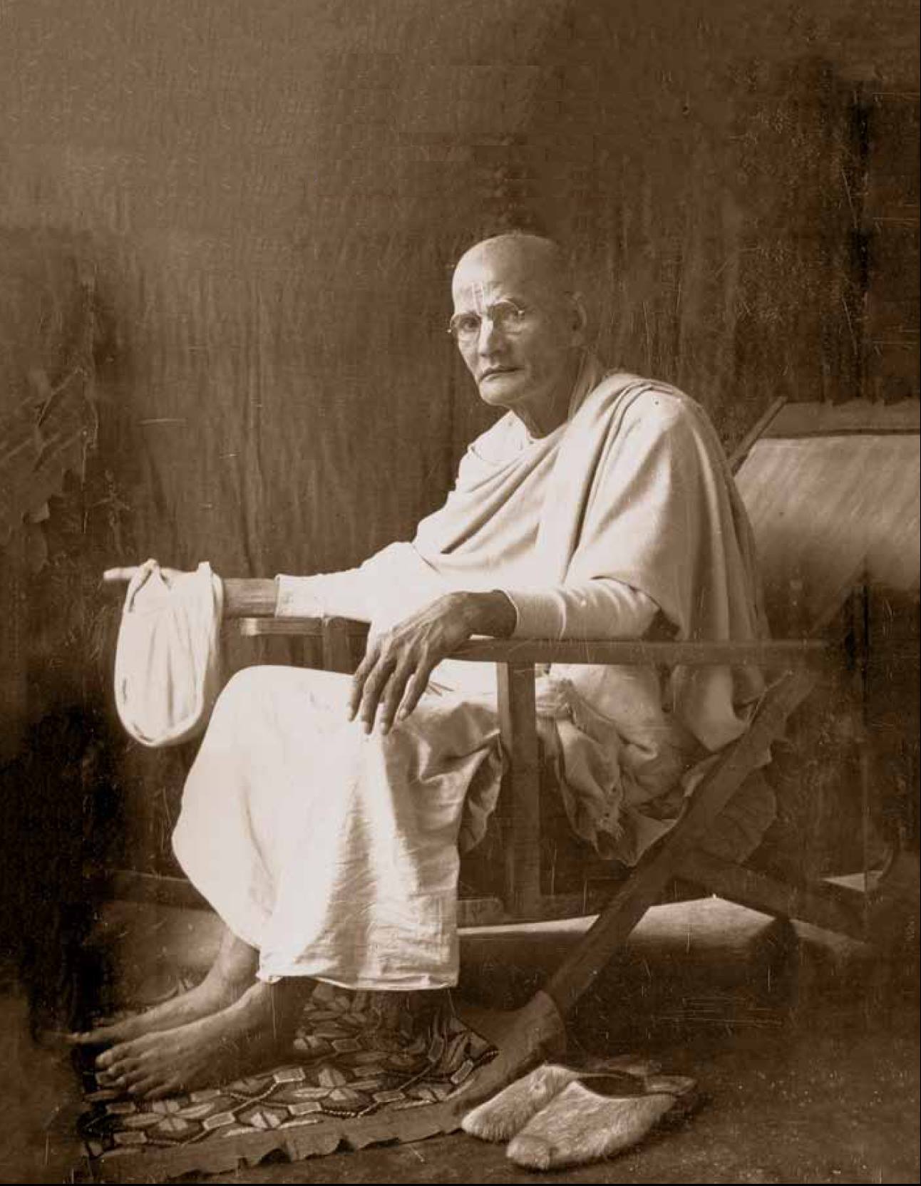 Imitating pure devotees